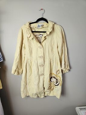 Pale Yellow Embroidered Linen Ruffled Collar Coat